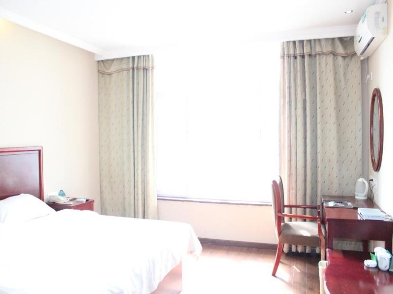 Greentree Inn Henan Kaifeng Gulou Square Express Hotel מראה חיצוני תמונה