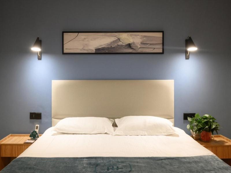 Greentree Inn Henan Kaifeng Gulou Square Express Hotel מראה חיצוני תמונה